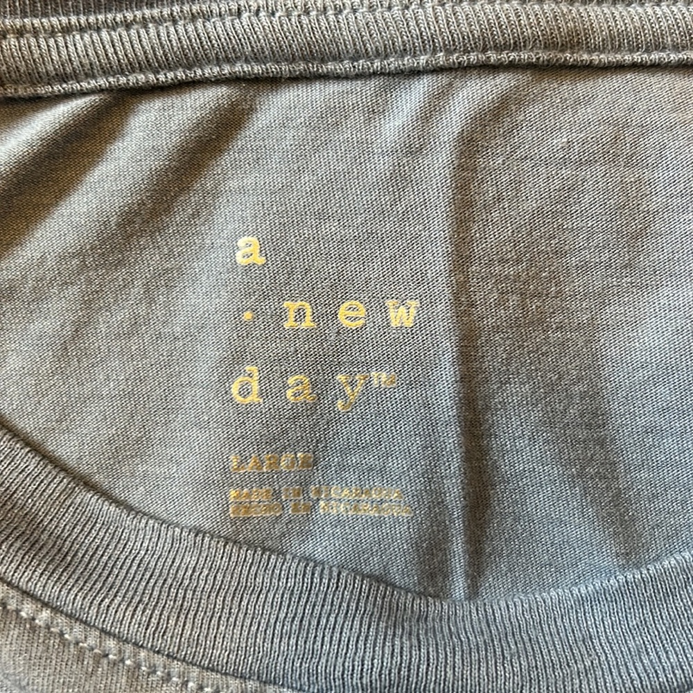 Blue tee - Picture 3 of 3